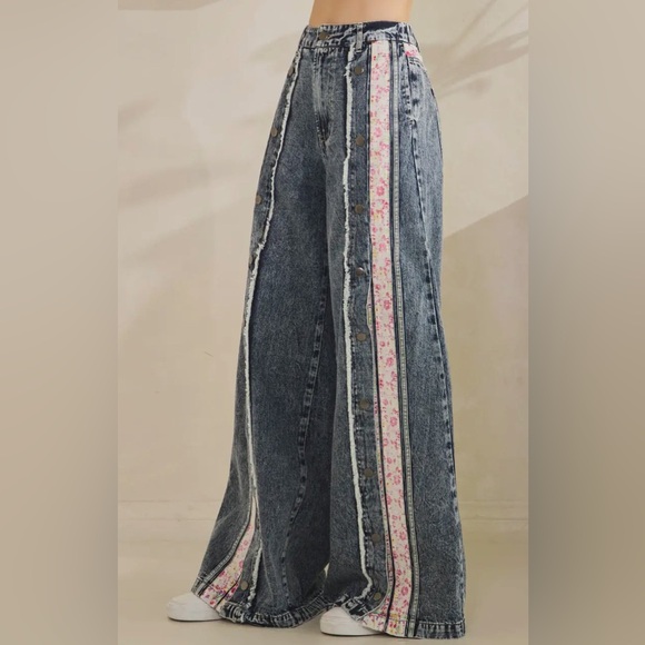 Oli & Hali Denim Floral Wide Leg Jeans - Picture 3 of 10